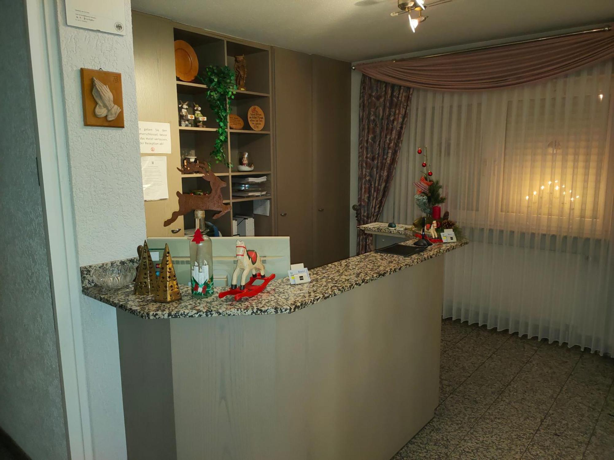 Hotel Zur Eisenbahn Rodgau Ngoại thất bức ảnh