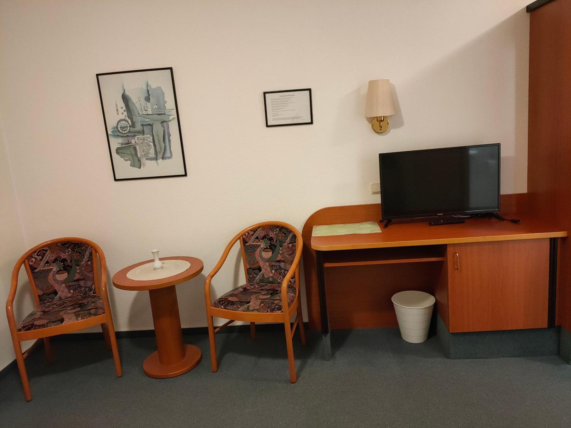 Hotel Zur Eisenbahn Rodgau Ngoại thất bức ảnh